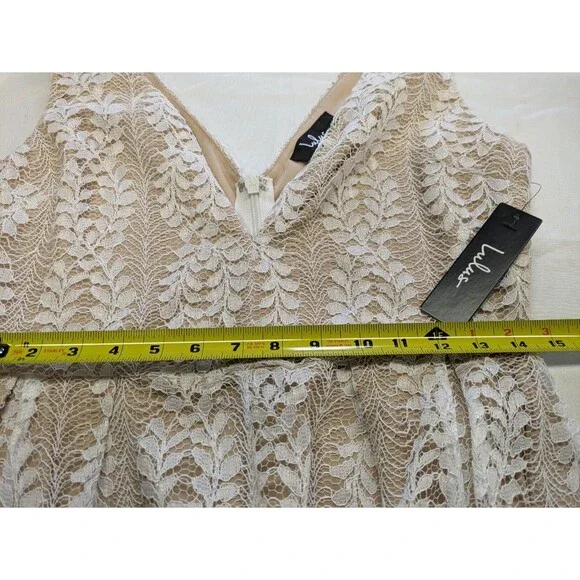 Lulus All Of My Heart Womens Lace Skater Dress White Nude Plunge Medium NWT - Picture 10 of 11